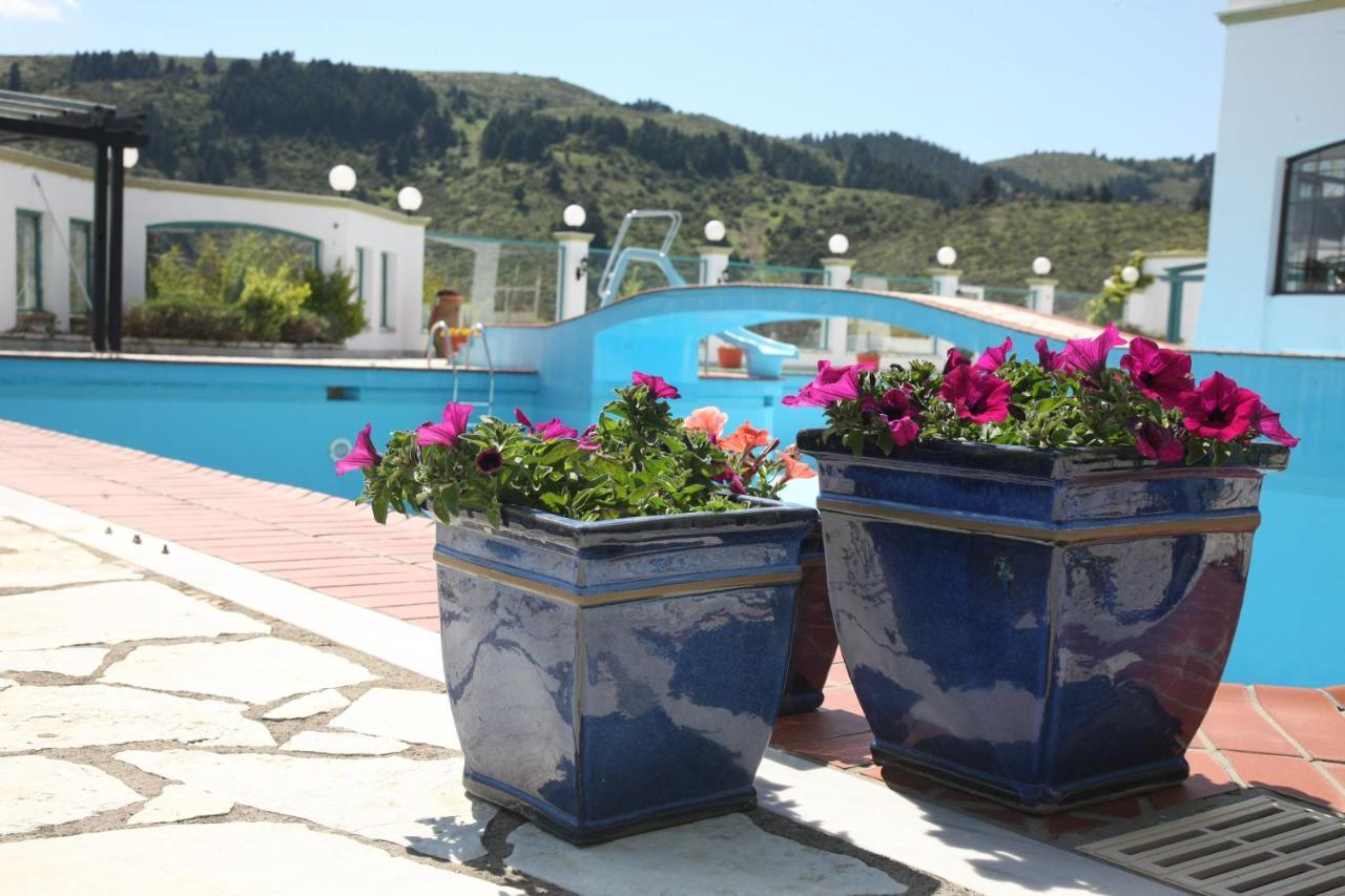 Hotel Spa Montana Karpenisi Екстер'єр фото