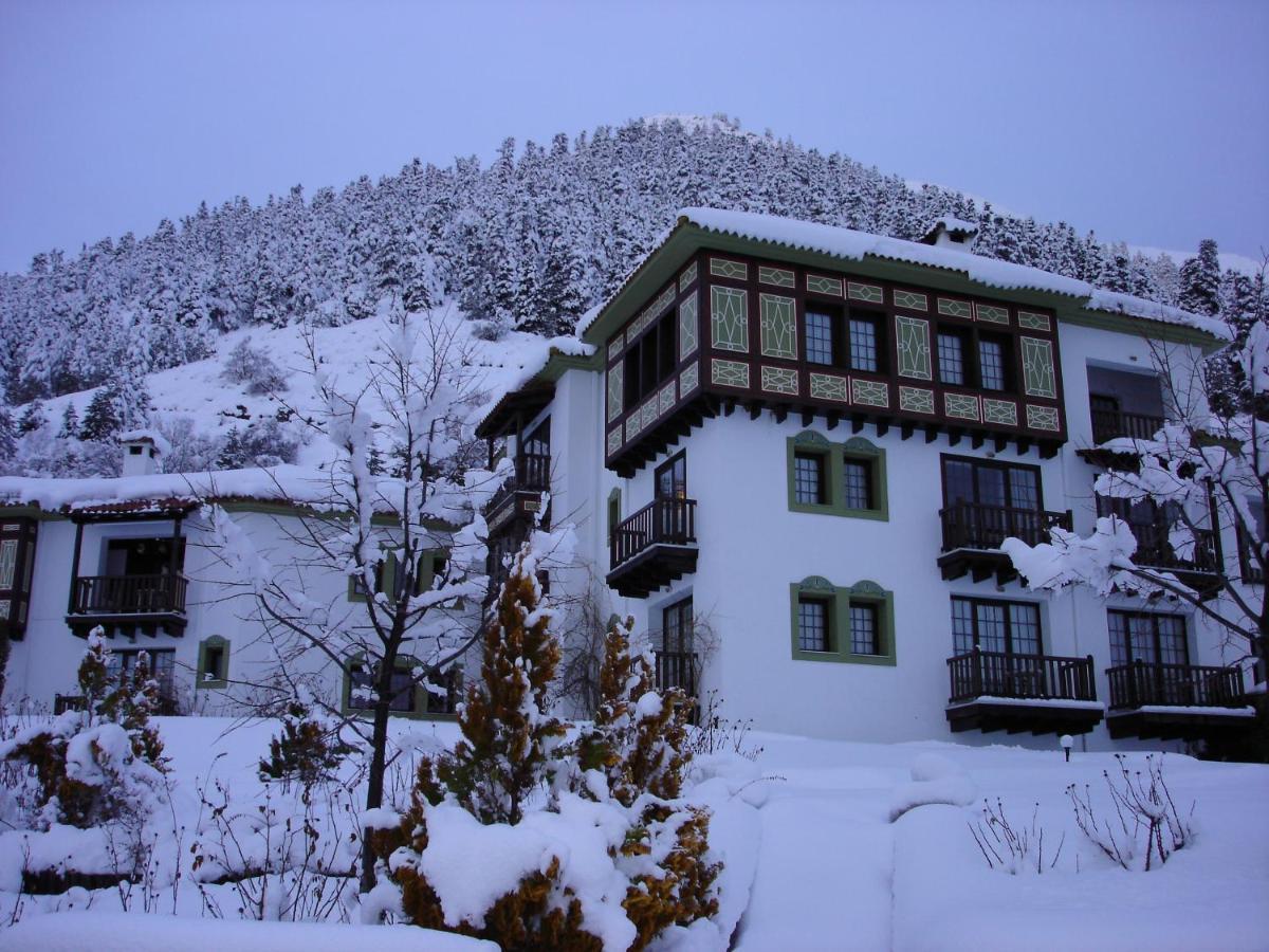 Hotel Spa Montana Karpenisi Екстер'єр фото