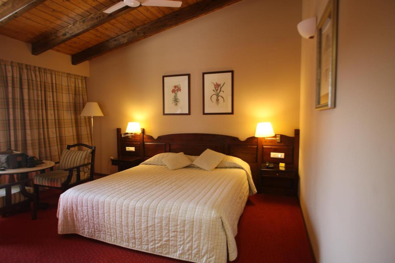 Hotel Spa Montana Karpenisi Екстер'єр фото