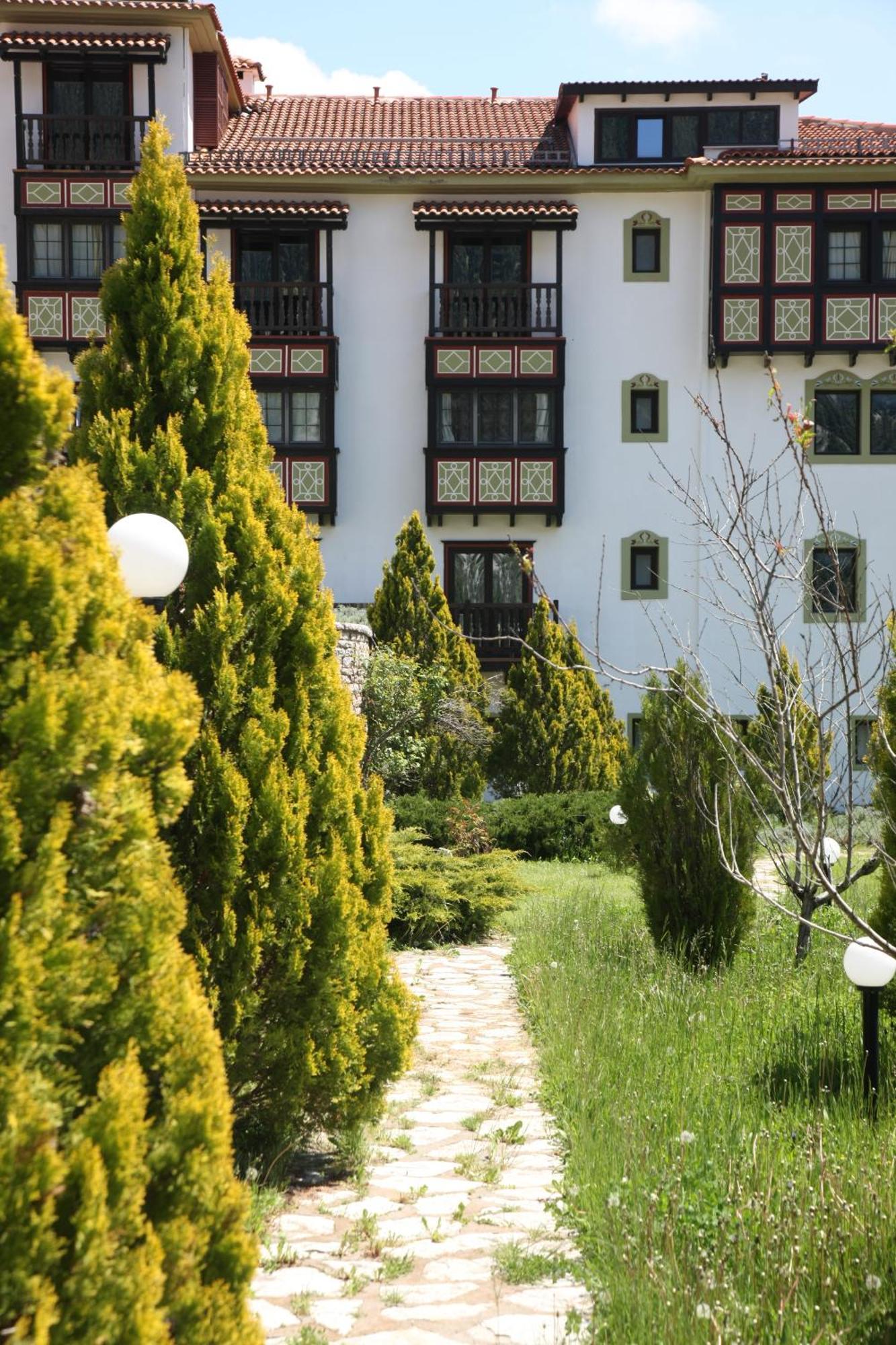 Hotel Spa Montana Karpenisi Екстер'єр фото